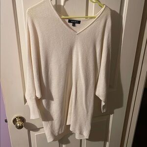 Ellen Tracy Cream V-Neck Relaxed Sweater